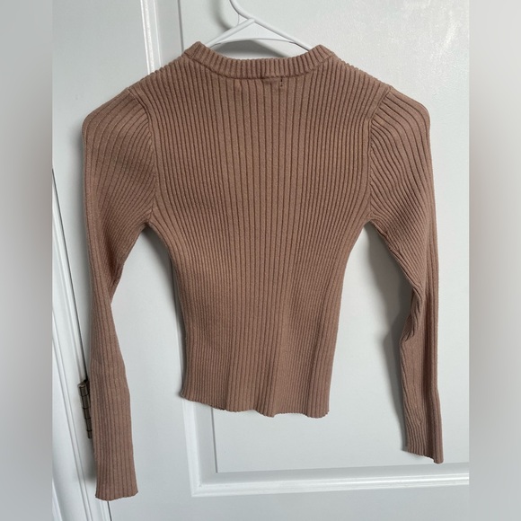 Fitted ribbed sweater - Picture 2 of 5